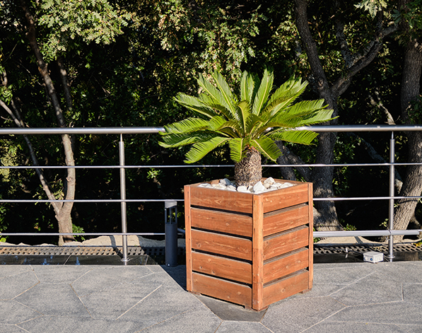 Custom Planter Boxes Installation Surrey, Cedar & Wood Planter Boxes Vancouver