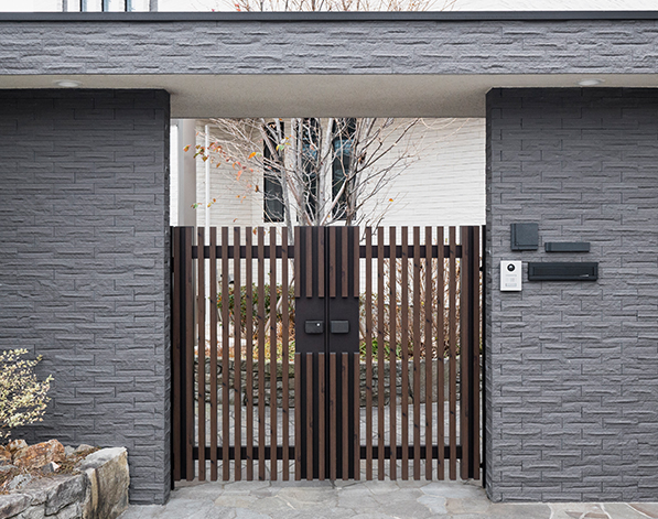 Gate Repair Surrey, Wood & Metal Gates Installation Vancouver
